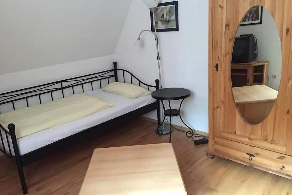 Economy Single Room, Non Smoking, Housekeeping | Free WiFi