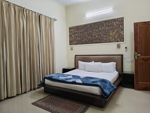 Free WiFi, bed sheets - Hotel Downtown Kangra (Kangra)