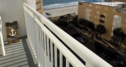 Charming Myrtle Beach condo steps from the ocean. Great for a couple or family