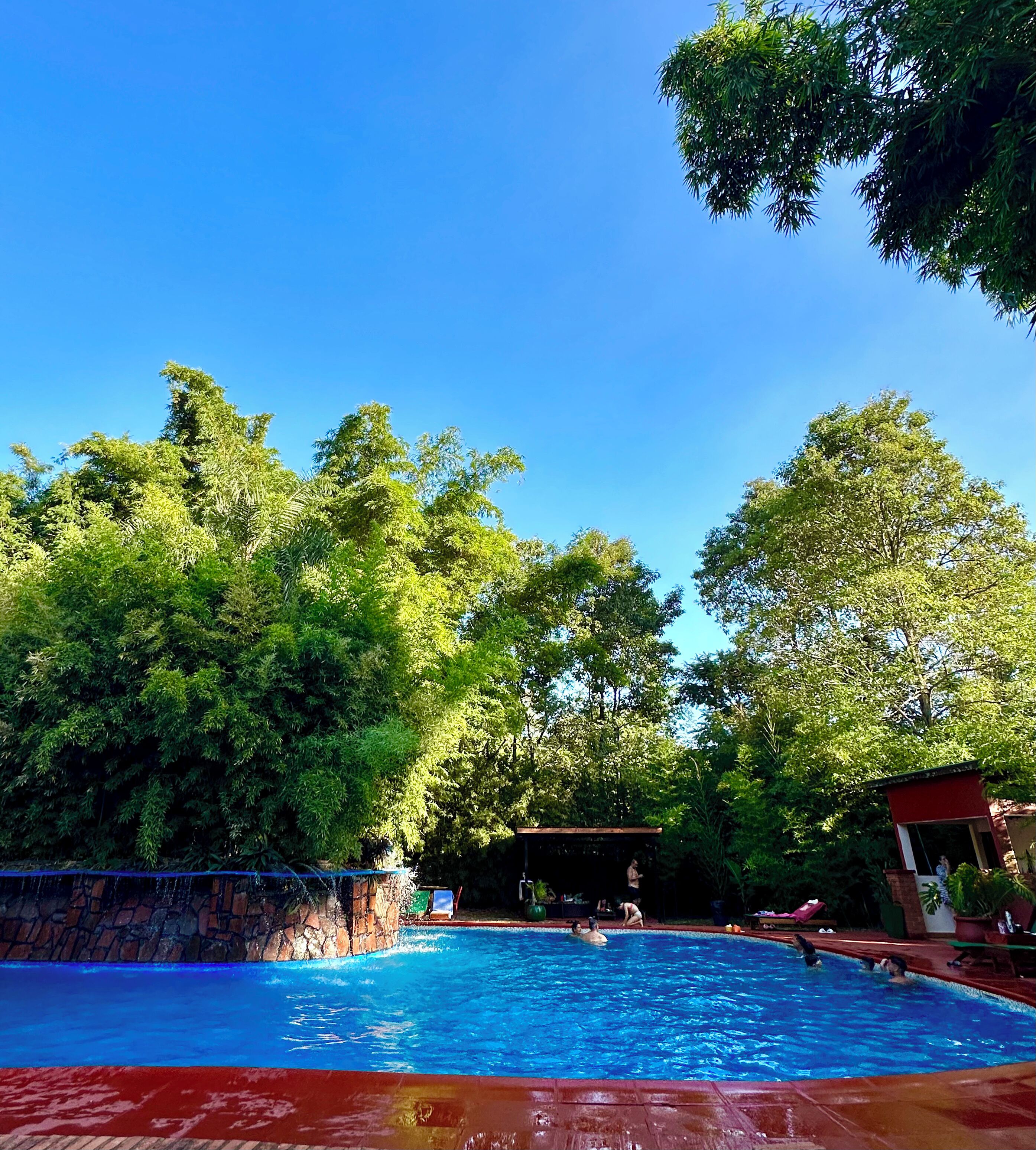 2 albercas al aire libre 