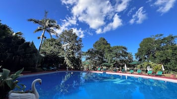 2 piscinas al aire libre