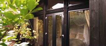 Wellness Hottub Tiny House located in the forest at the Veluwe, close to lake