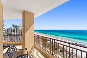 Property grounds - 3BR Beachfront Resort Condo - Wraparound Balcony, Pool, Hot Tub, Tram, Beach. (Miramar Beach)