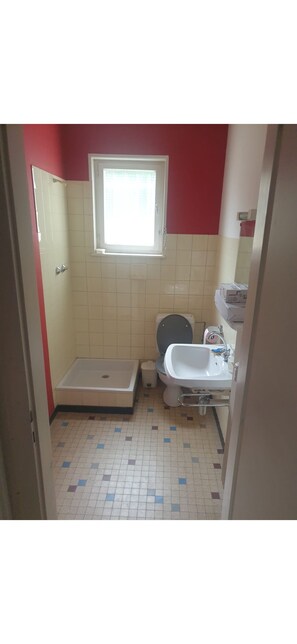 Towels, toilet paper - Studio Mulhouse (Mulhouse)