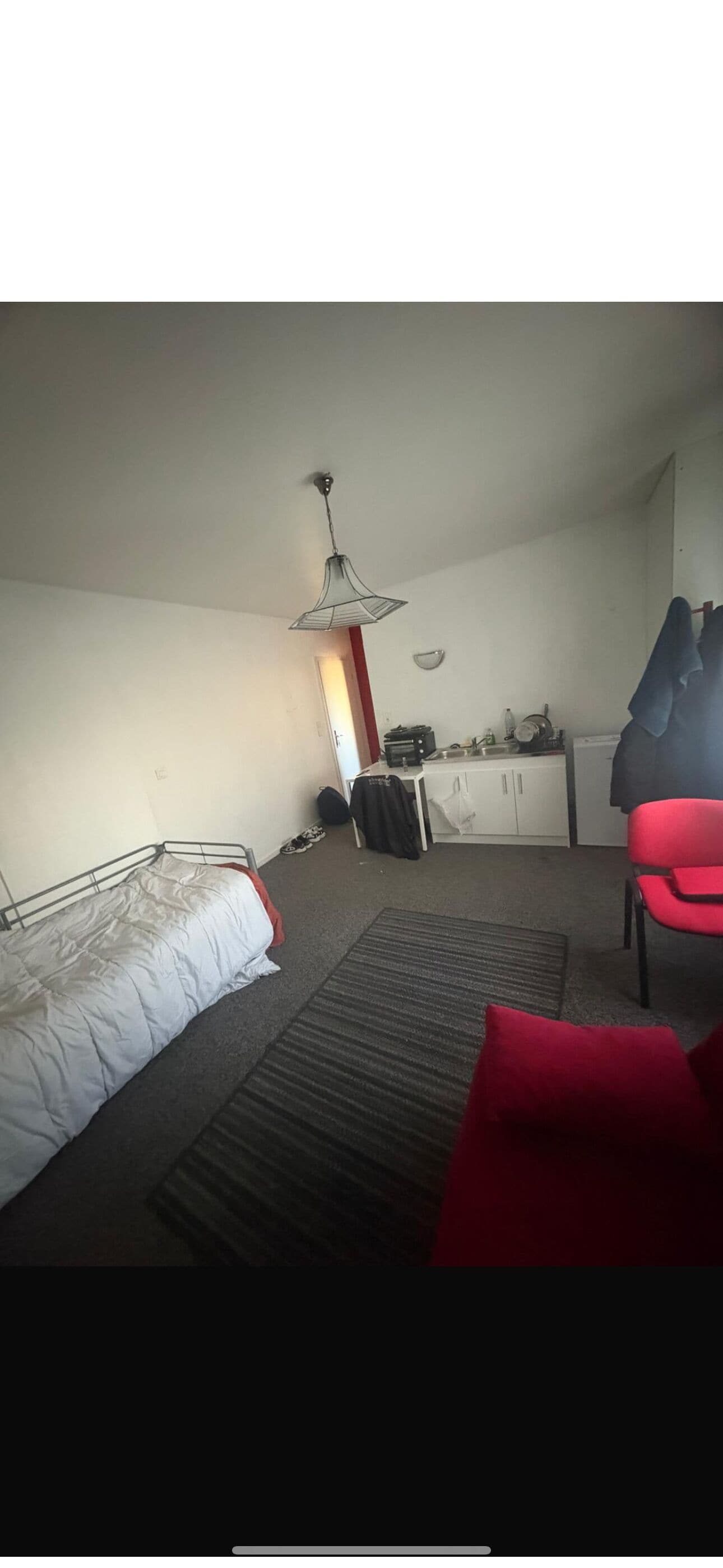 1 bedroom, bed sheets