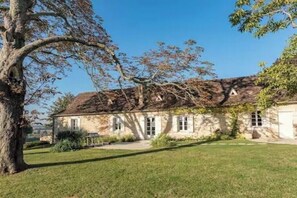 Exterior - Hameau du Dropt - Périgord - sleeps 6 to 33 (Plaisance)