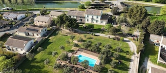 Lock view, newly renovated apartment on Canal Du Midi, near Carcassonne