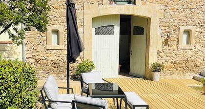 Lock view, newly renovated apartment on Canal Du Midi, near Carcassonne