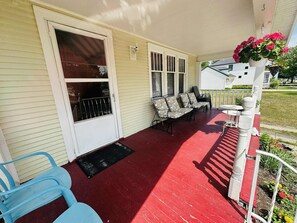 Terrace/patio - Sunday - Sunday Rent in Summer! Charming house in Grand Haven. (Grand Haven)
