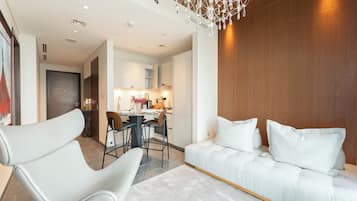 Deluxe Apartment | Living area