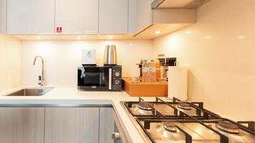 Deluxe Apartment | Private kitchen