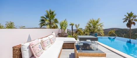 Villa | Balcony