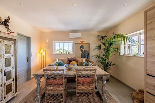 Villa | Dining