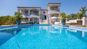 Biệt thự | Hồ bơi | Hồ bơi trong nhà, hồ bơi ngoài trời