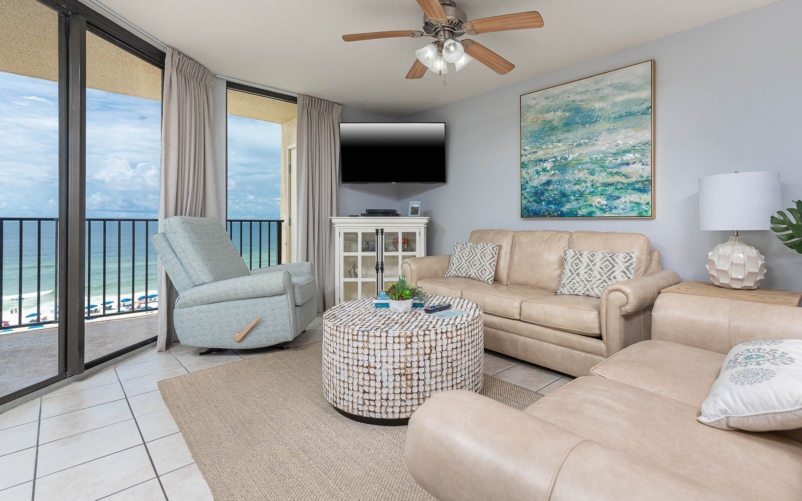 Condo, 3 Bedrooms | Living area