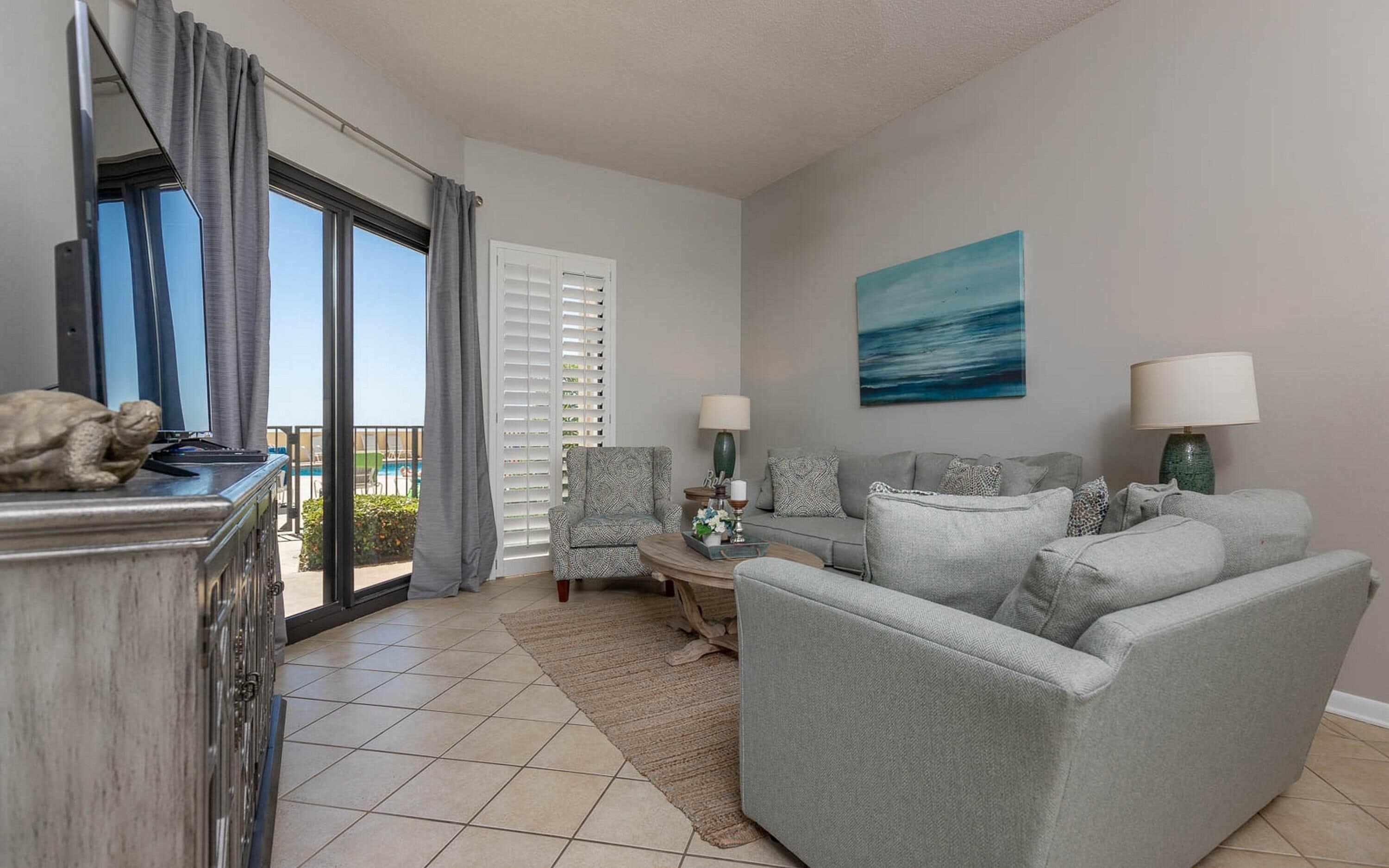 Condo, 2 Bedrooms | Living area