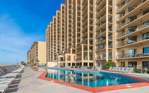 Outdoor pool - Phoenix V by Brett/Robinson Vacations (Orange Beach)