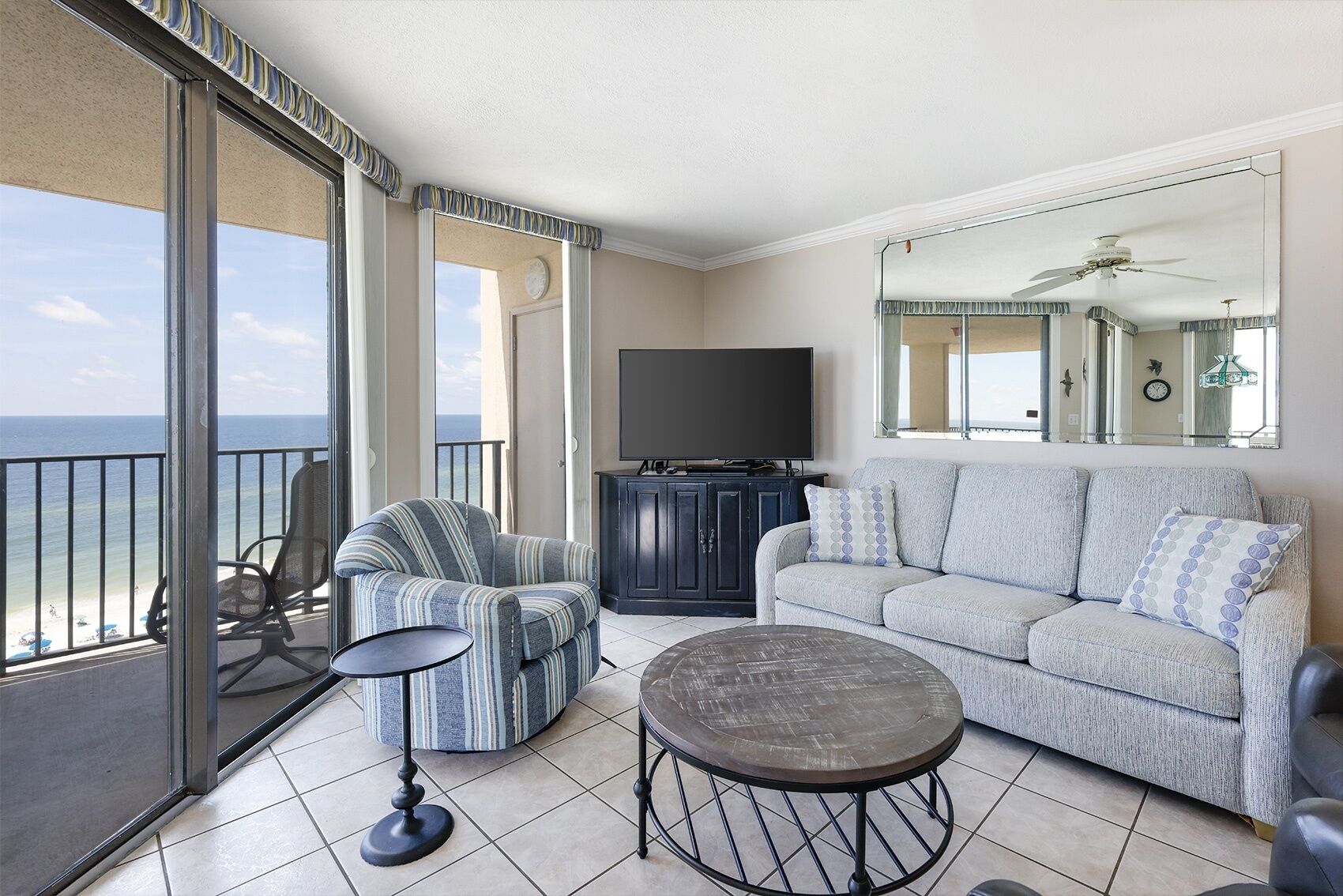 Condo, 3 Bedrooms | Living area