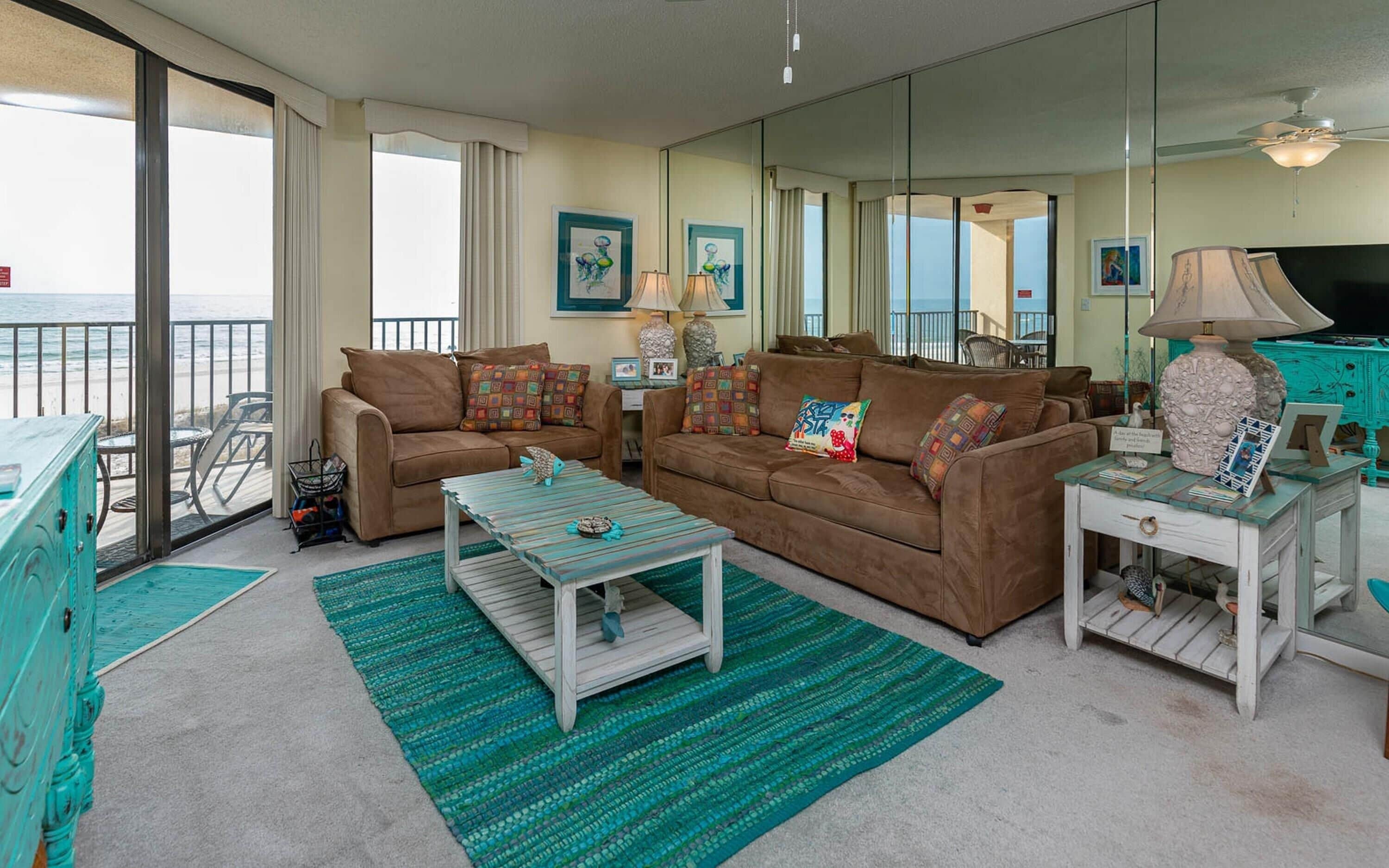 Condo, 2 Bedrooms | Living area