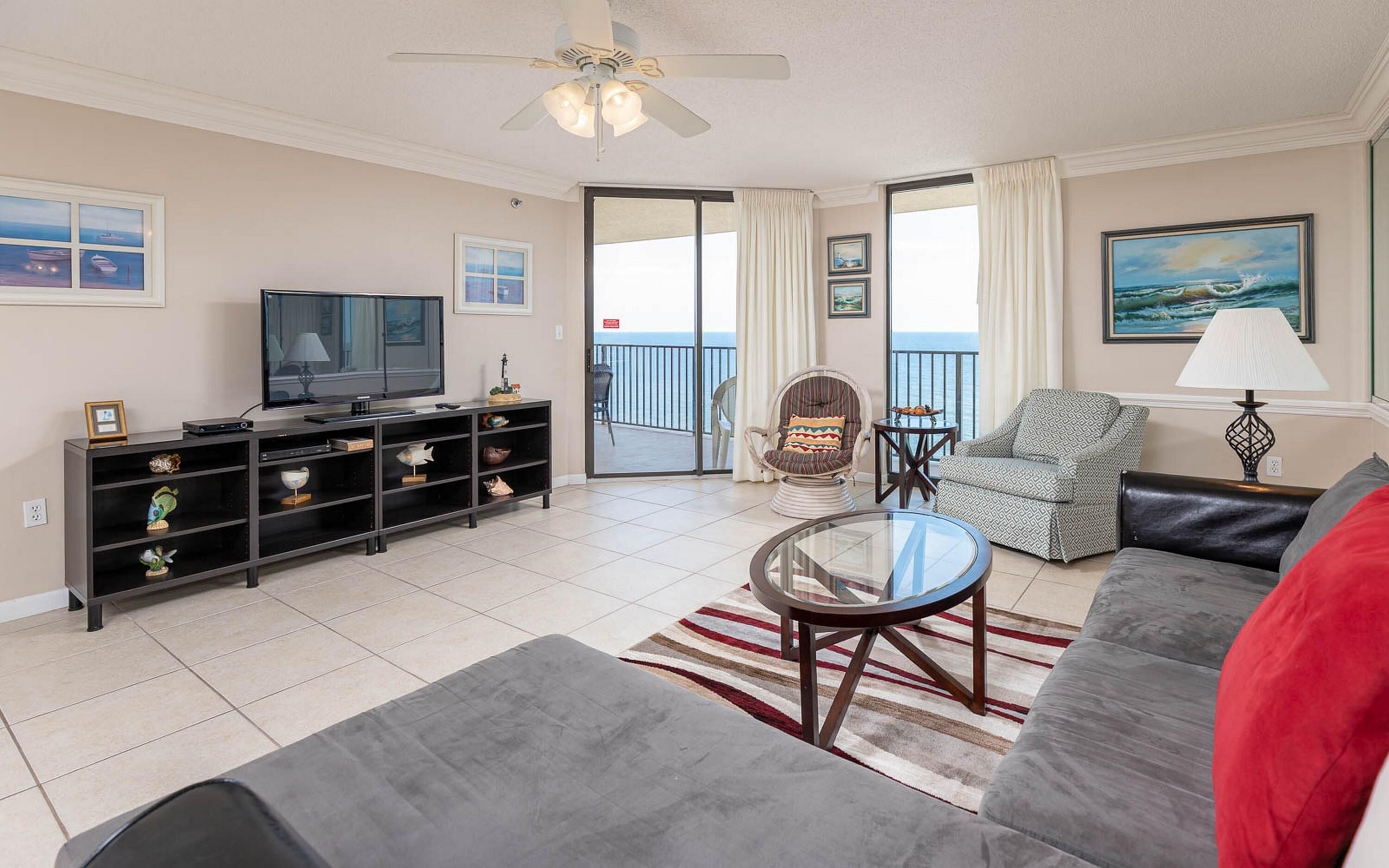 Condo, 3 Bedrooms | Living area