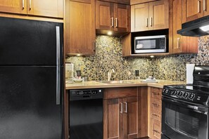 Private kitchen - Cahilty #323 Hotel Room (Sun Peaks)