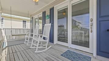 Villa, 3 Bedrooms | Terrace/patio