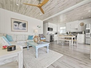 Villa, 3 Bedrooms | Living area - Shell Shack- 3bed 2 Bath Home 3 Bedroom Villa (Carolina Beach)