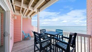 Villa, 3 Bedrooms | Outdoor dining