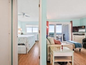 Villa, 1 Bedroom | 1 bilik tidur, seterika/papan seterika 