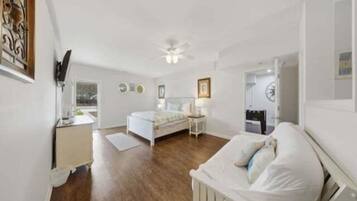 Villa, 5 Bedrooms | 5 bedrooms, iron/ironing board, free WiFi