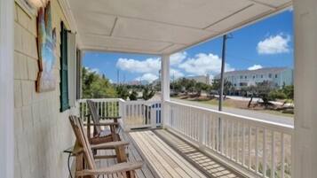 Villa, 5 Bedrooms | Terrace/patio