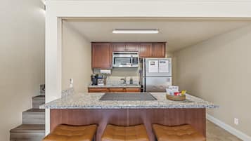 公寓式客房, 2 间卧室 | 私人厨房 | 冰箱、烤箱、茶具/咖啡用具、烤面包机