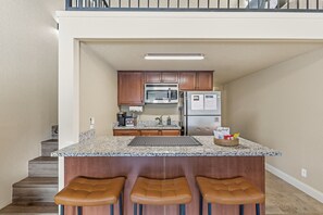 Condo, 2 Bedrooms | Private kitchen