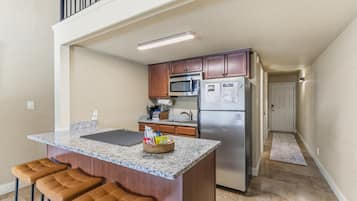 Appart'hôtel, 2 chambres | Cuisine privée