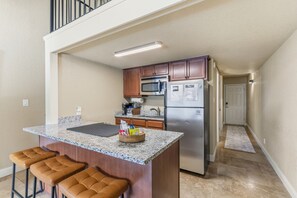 Condo, 2 Bedrooms | Private kitchen - Clearwater Golden Escape On Lake Hamilton 2 Bedroom Condo (Hot Springs)