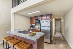 Condo, 2 Bedrooms | Private kitchen | Fridge, oven, coffee/tea maker, toaster