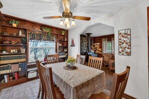 Cabin, 5 phòng ngủ | Khu ăn uống