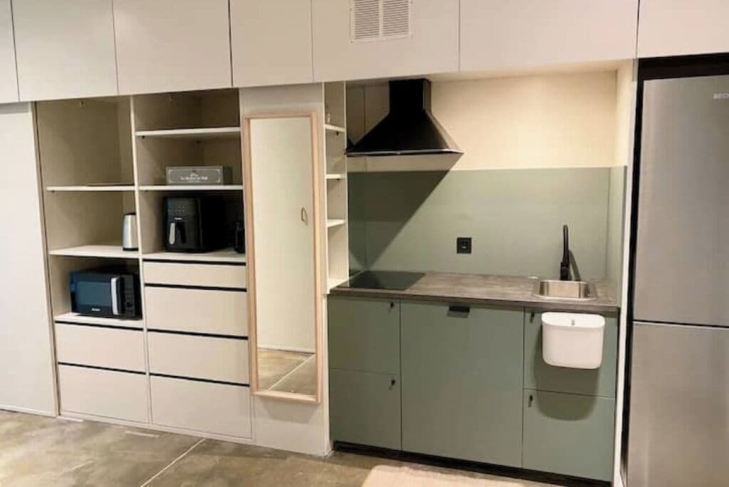 المنشأة من الداخل