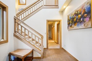 Interior - Pacific Vista - Ocean Views! (Cannon Beach)