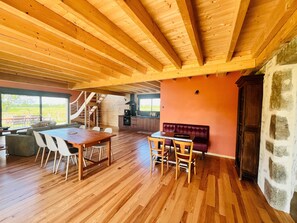 Living room - Spacious House for 4 People (Gouville-sur-Mer)