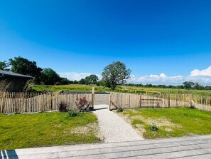 Balcony - Spacious House for 4 People (Gouville-sur-Mer)