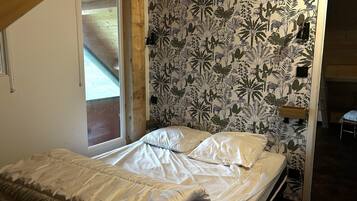 Rumah | 2 kamar tidur dan dilengkapi dengan perabotan berbeda-beda