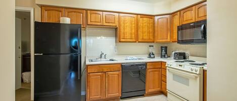 Frigorifero, microonde, lavastoviglie, macchina per tè/caffè