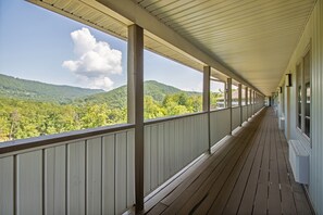 Property grounds - Shenandoah Villas at Killy Court (Mc Gaheysville)
