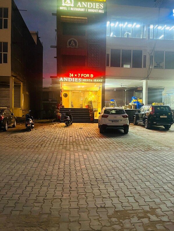 Exterior - Andies Hotel (Kharar)