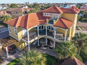 Exterior - Luxury Beach House~Free Golf Cart~Private Hot Tub~2 Pools~Sleeps 12 (Destin)