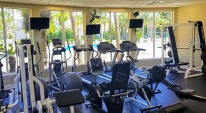 Fitness facility - Luxury Beach House~Free Golf Cart~Private Hot Tub~2 Pools~Sleeps 12 (Destin)