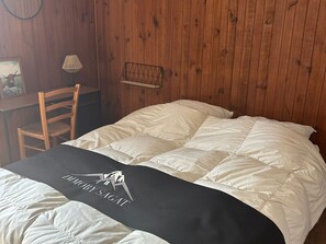 2 bedrooms, WiFi - Bright Apartment at Ski Slopes, Super Besse (Besse-et-Saint-Anastaise-Super Besse)