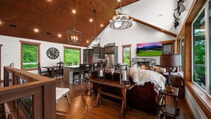 Interior - Gatlinburg Splash-Home Theater-Heated Indoor Pool-Game Room! (Gatlinburg)