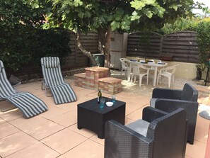 Outdoor dining - Ground Floor with Private Parking for 4 (Argelès-sur-Mer)